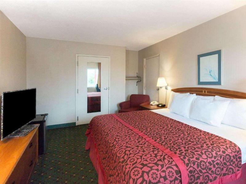 Days Inn By Wyndham Richmond Eksteriør bilde