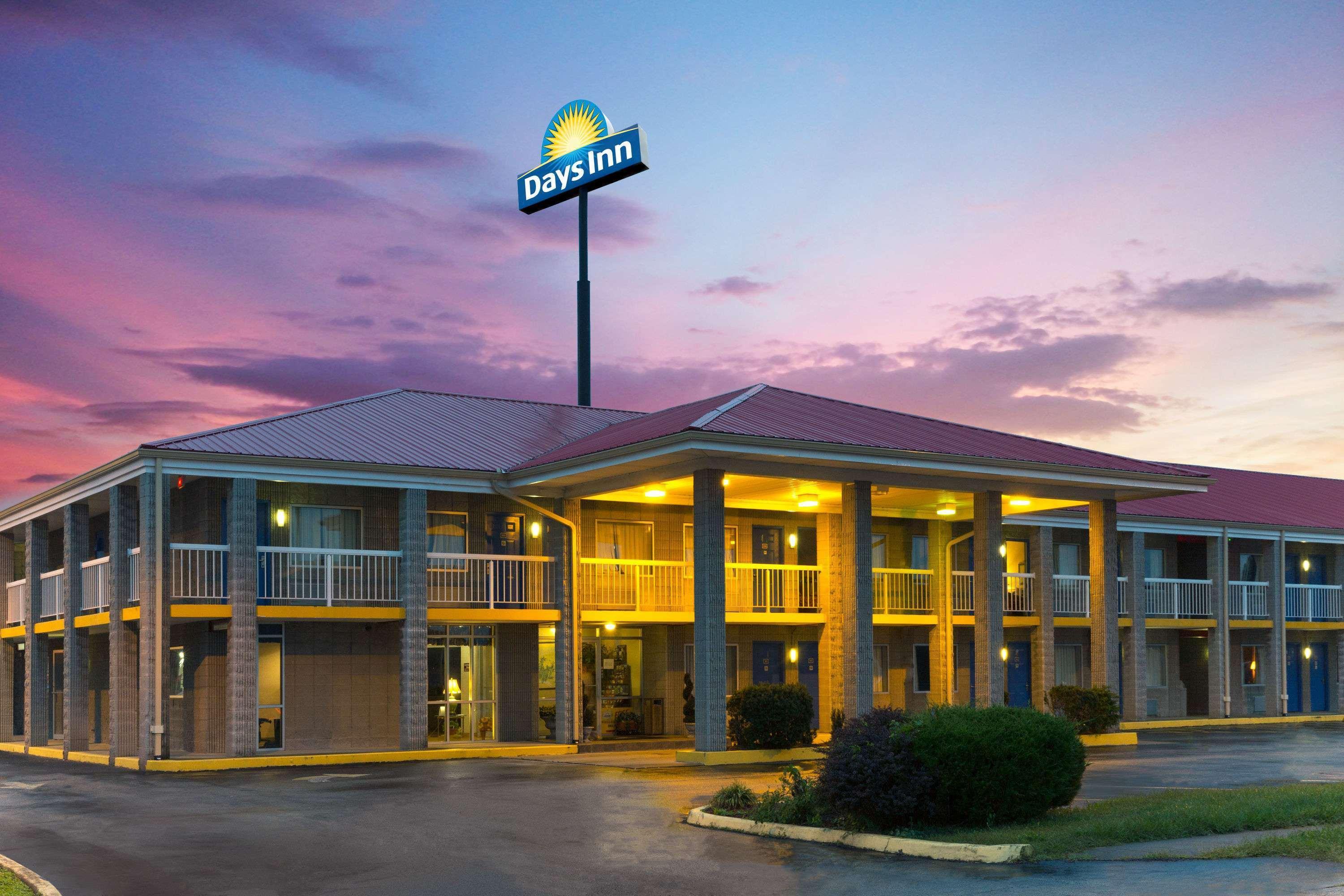 Days Inn By Wyndham Richmond Eksteriør bilde