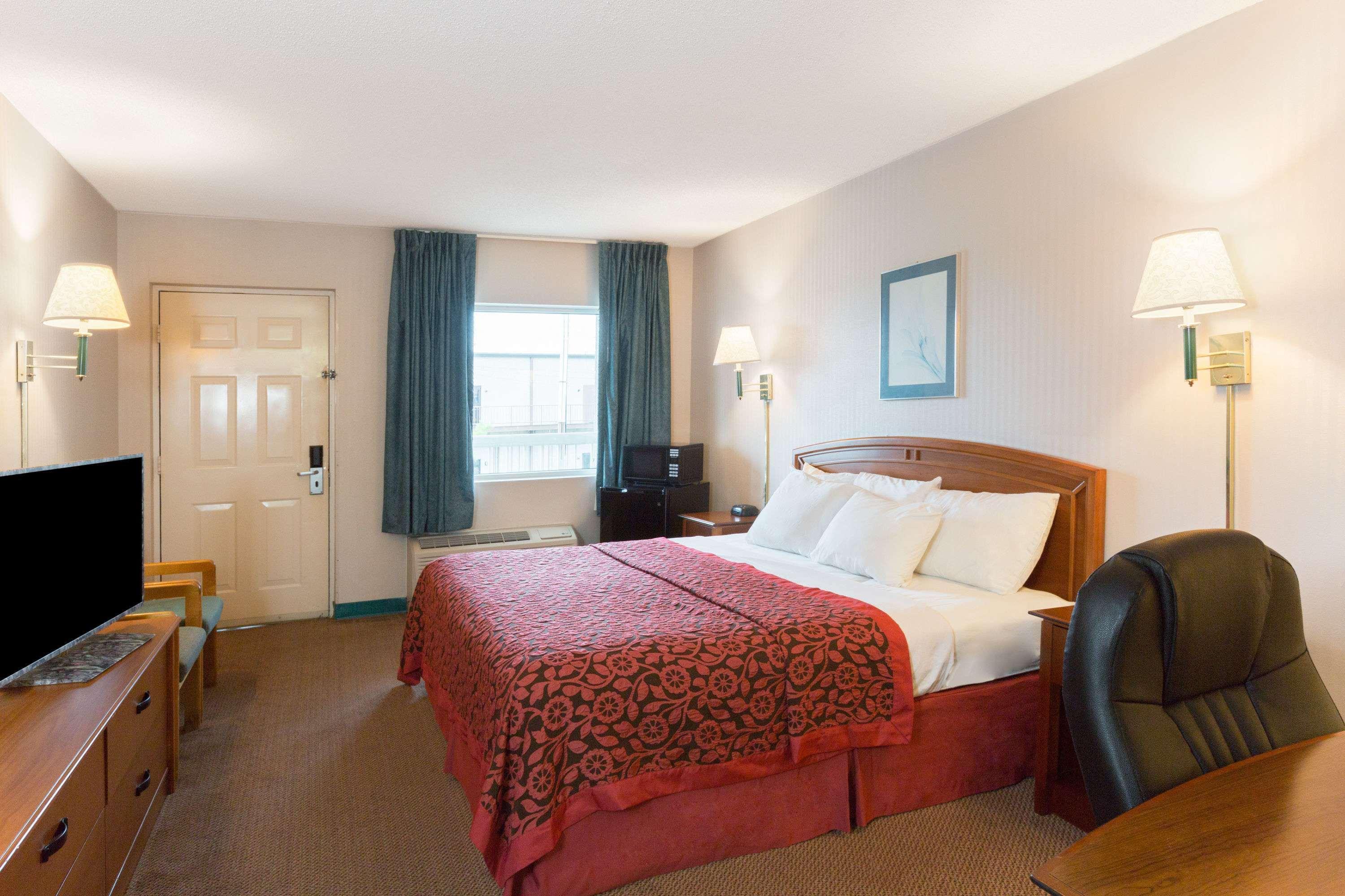 Days Inn By Wyndham Richmond Eksteriør bilde