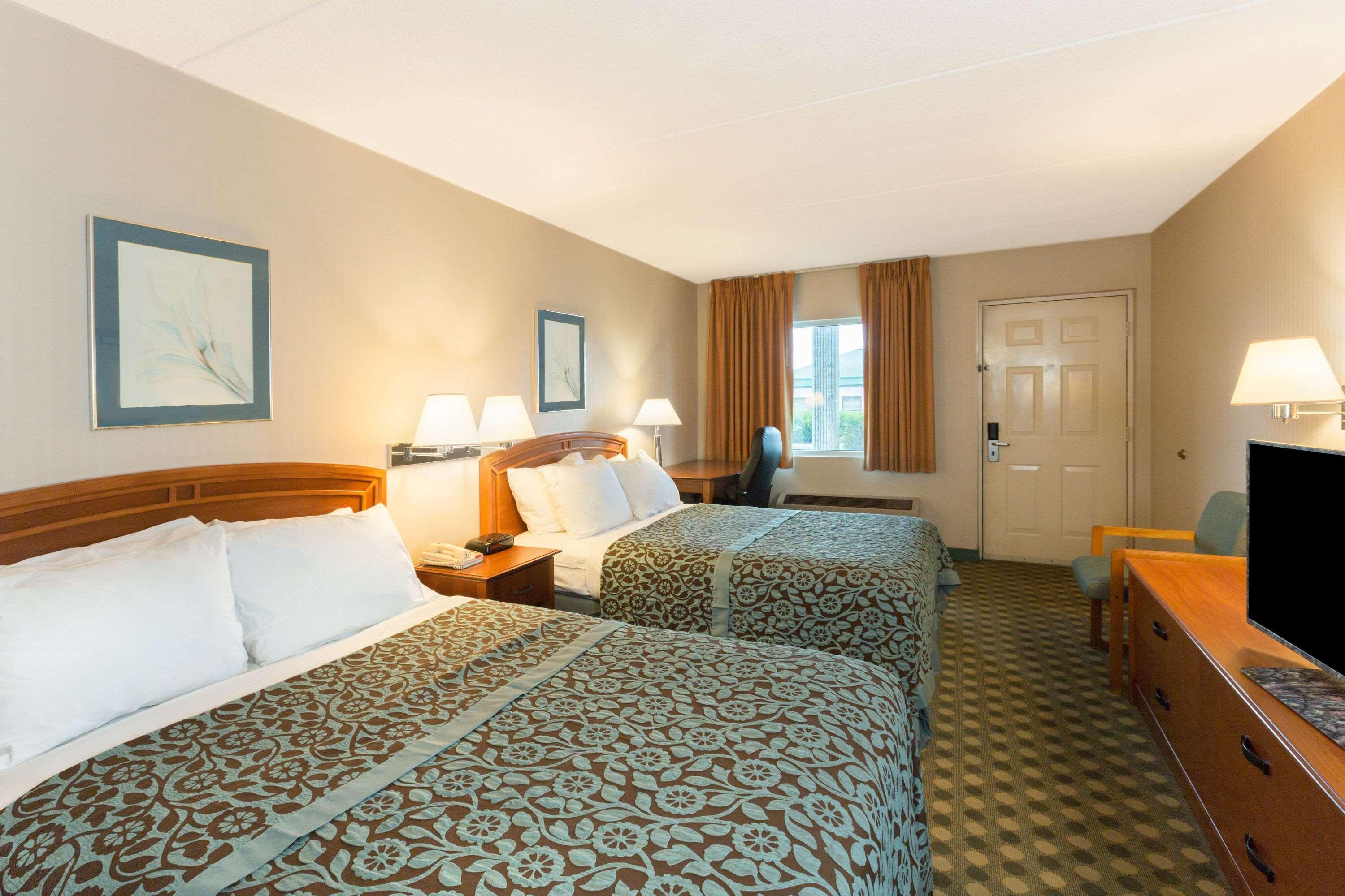 Days Inn By Wyndham Richmond Eksteriør bilde