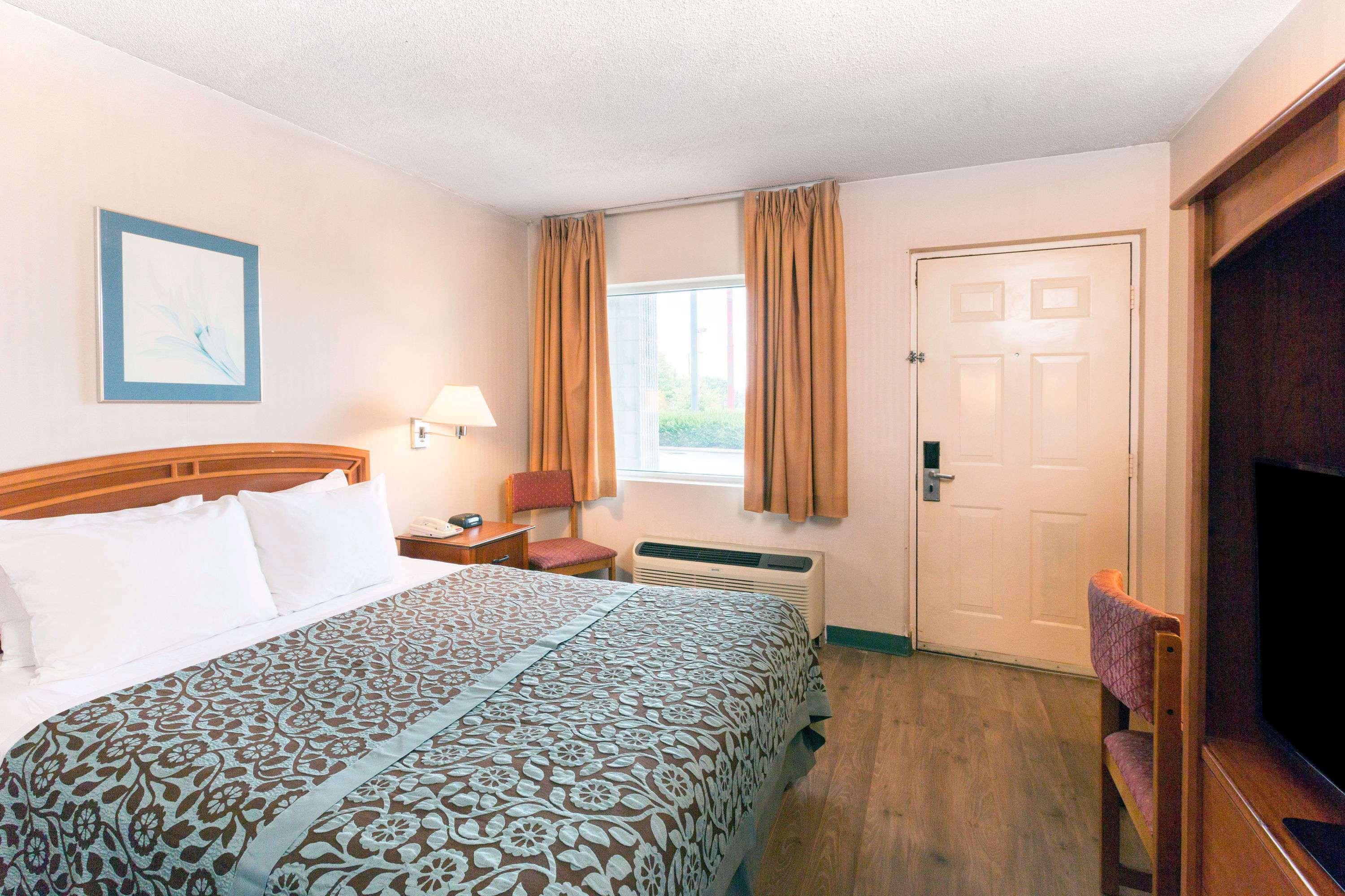 Days Inn By Wyndham Richmond Eksteriør bilde