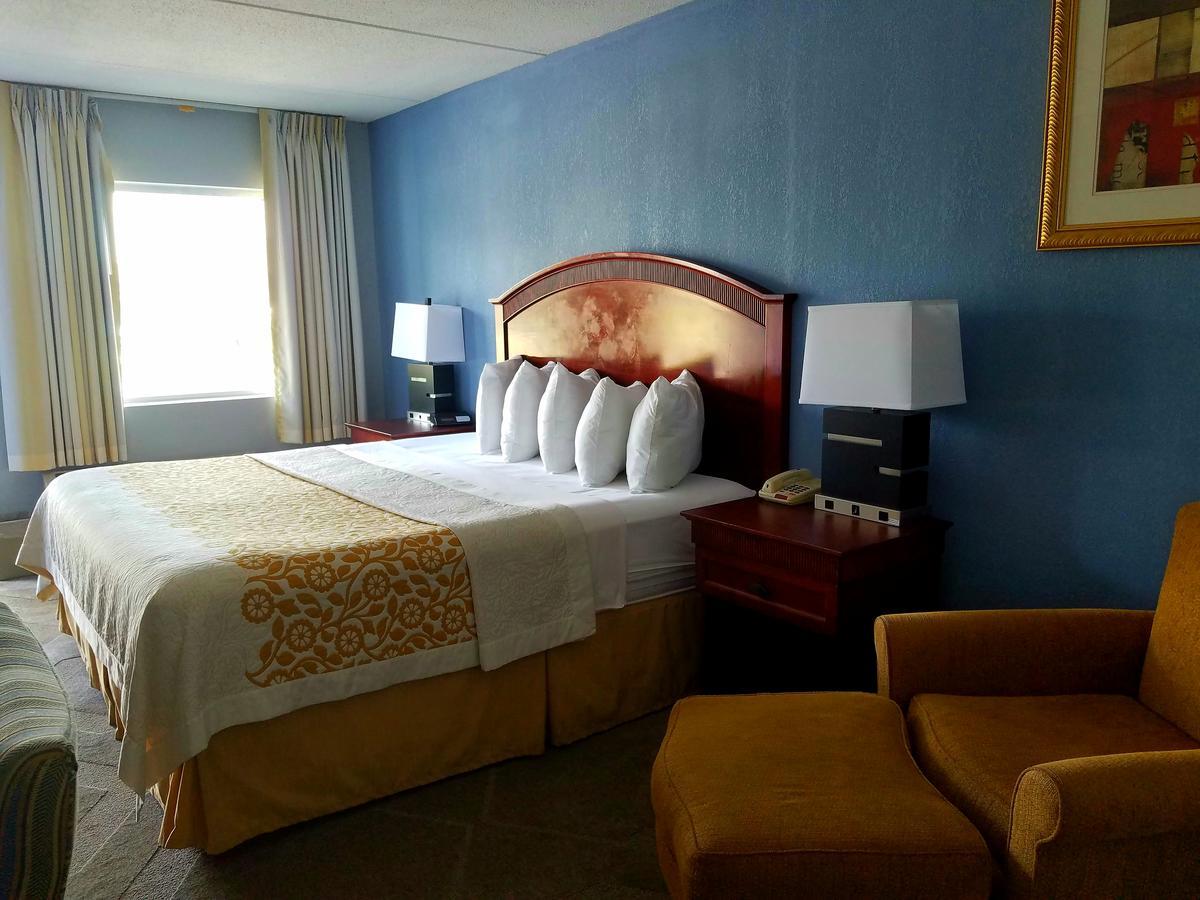 Days Inn By Wyndham Richmond Eksteriør bilde